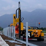 Установка барьерного ограждения и опор освещения